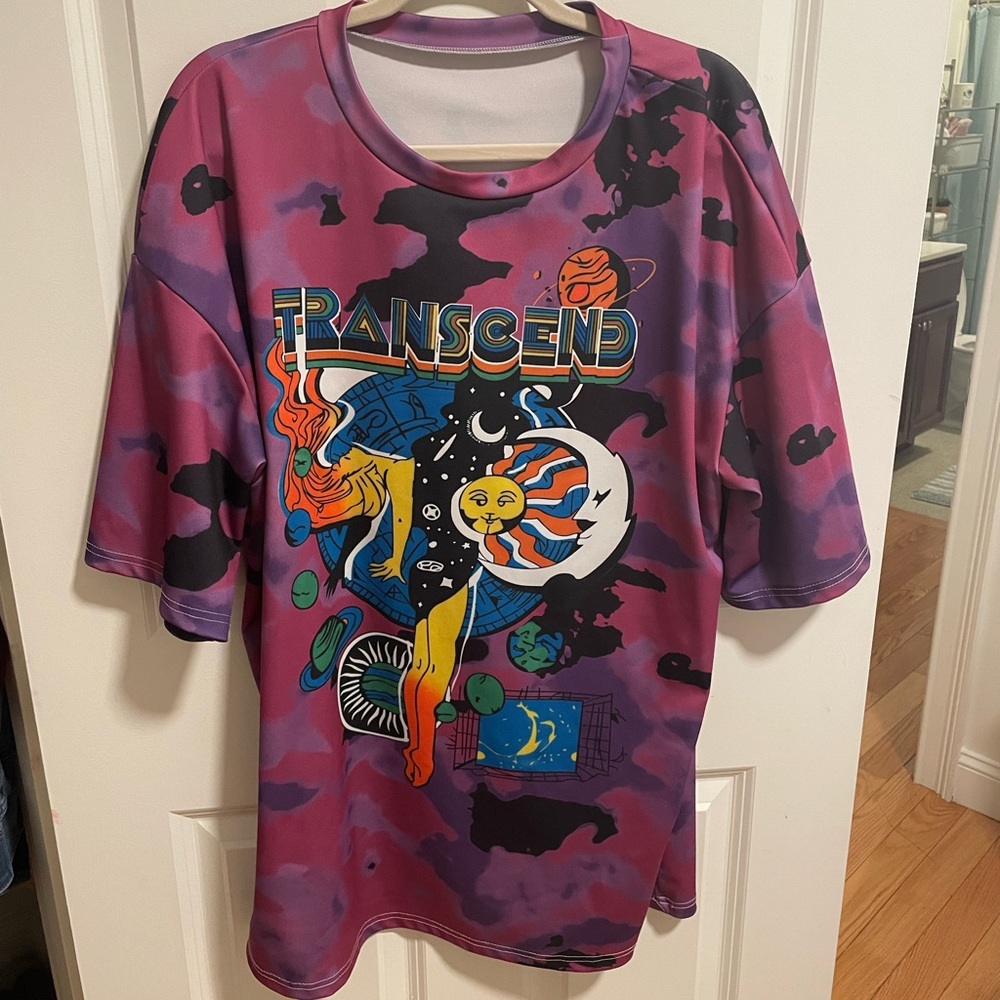 Oversized graphic tee